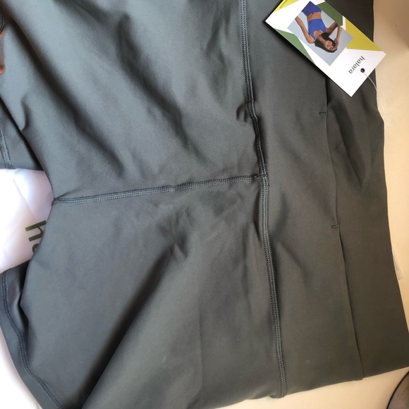 HALARA HIGH RISE BIKER SHORTS - Picture 4 of 7